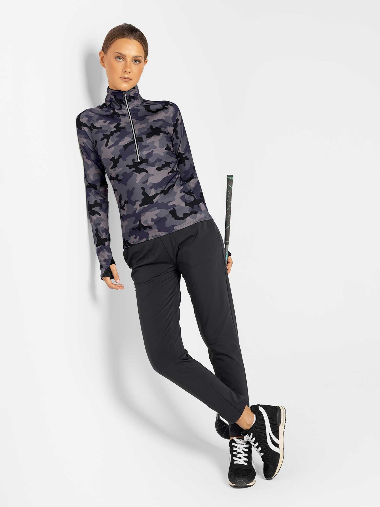 Stylish Women's Golf Pants - Fitted Design with Moisture-Wicking